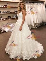 White Tulle V-neck Flower Wedding Dress