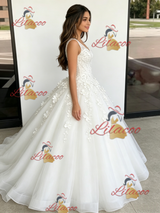 White Tulle V-neck Appliques Quinceanera Dress