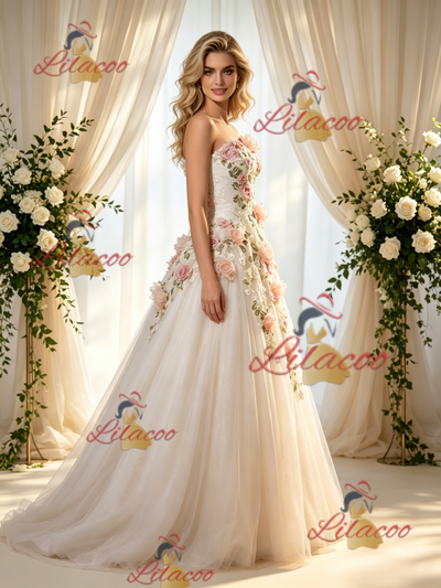 Ivory Tulle Strapless Appliques Wedding Dress