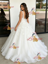 White Tulle V-neck Appliques Quinceanera Dress