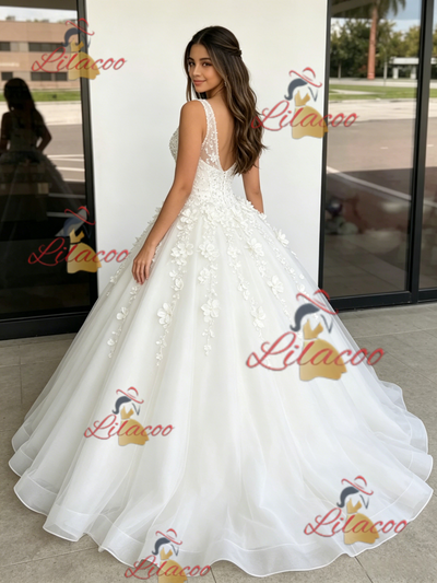 White Tulle V-neck Appliques Quinceanera Dress