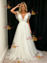 White Tulle V-neck Pleats Wedding Dress