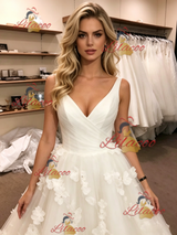 White Tulle V-neck Flower Wedding Dress