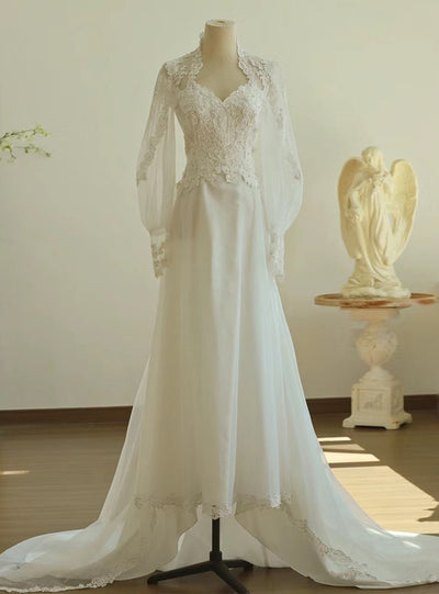 White Long Sleeve V-neck Lace Wedding Dress