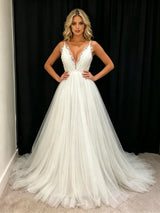 White Tulle Spaghetti Straps V-neck Wedding Dress