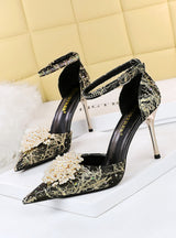 Shallow-mouthed Pointed Pearl Flower Sandals