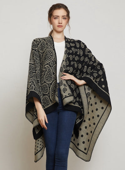 Cloak Capable of Wear Large Scarf on Both Sides