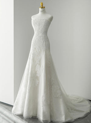 Sexy White Tulle Lace Strapless Wedding Dress