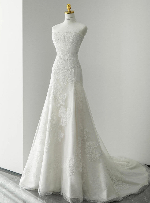 Sexy White Tulle Lace Strapless Wedding Dress