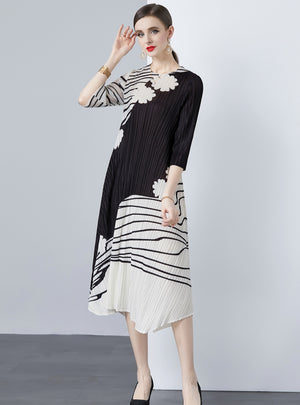 Women Printed Pleated Long Dress