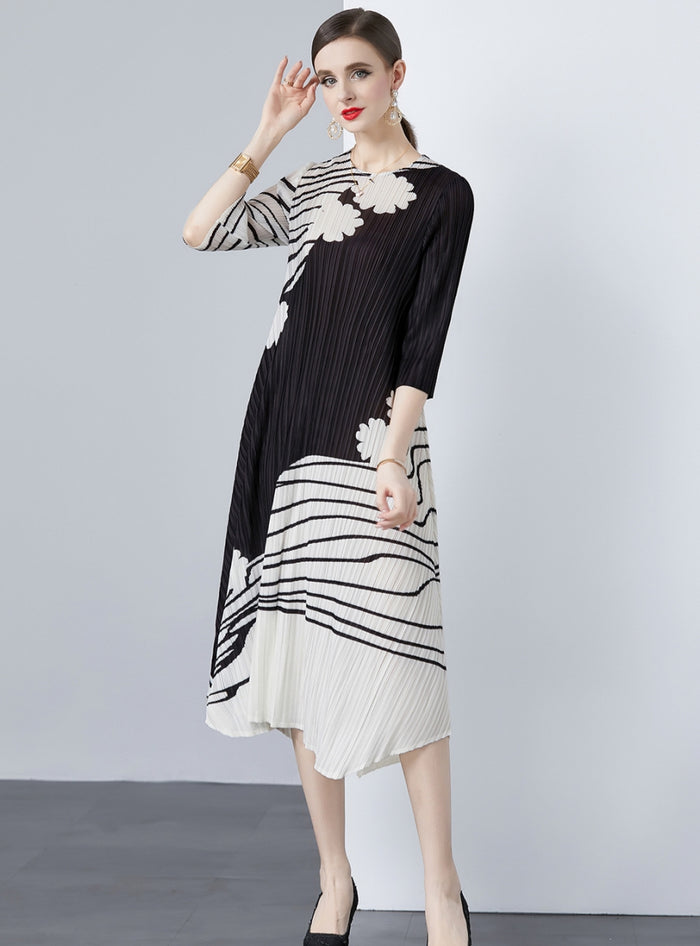 Women Printed Pleated Long Dress