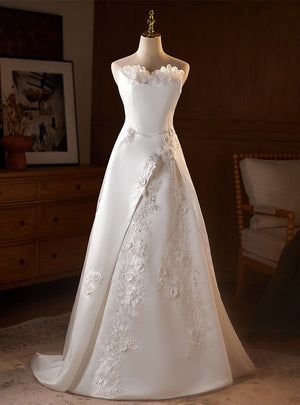 White Satin Strapless 3D Appliques Wedding Dress