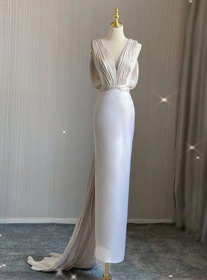 White V-neck Backless Pleats Wedding Dress