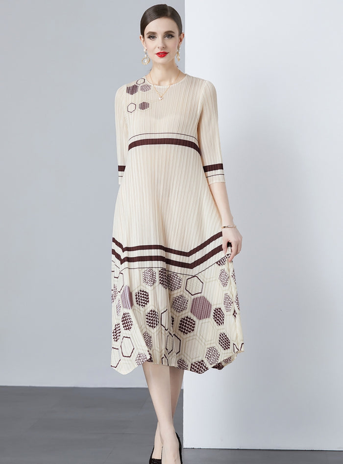 Printed Round Neck Pleated Dress