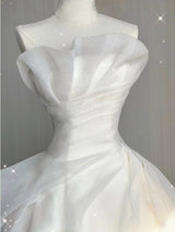 White Strapless Pleats Sleeveless Wedding Dress