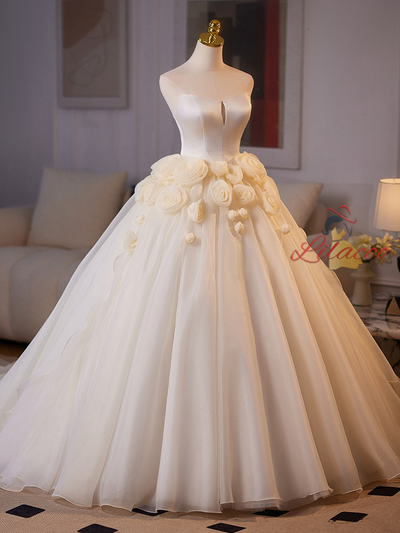 Ivory Tulle Strapless 3D Flower Wedding Dress