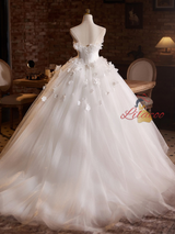 White Strapless Tulle 3D Flower Wedding Dress