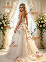 Ivory Tulle Strapless Appliques Wedding Dress
