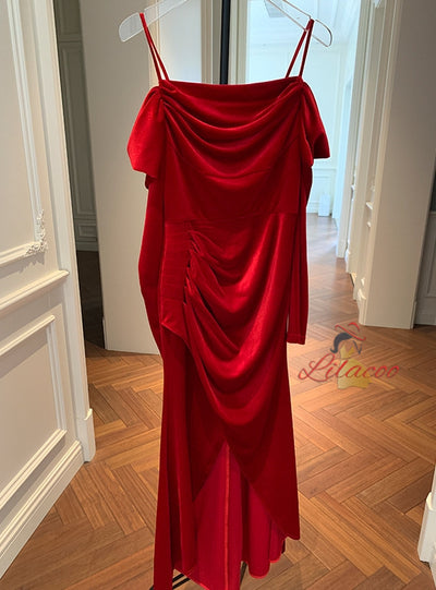 Red Velvet Long Sleeve Pleats Prom Dress