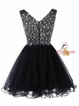 Black V-neck Tulle Beading Homecoming Dress