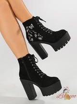 Flower Embroidery Thick-soled Tetro Boots