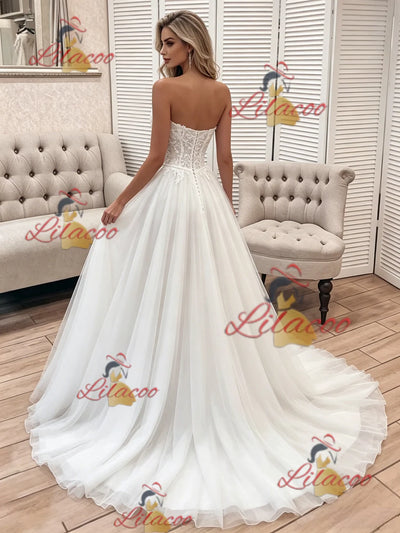 White Tulle Lace Strapless Wedding Dress