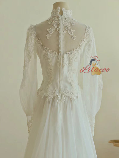 White Long Sleeve V-neck Lace Wedding Dress