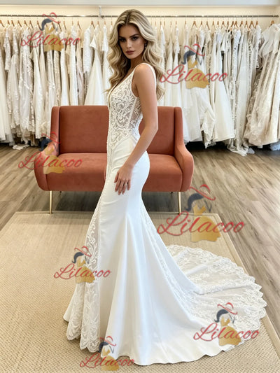 White Mermaid V-neck Appliques Wedding Dress