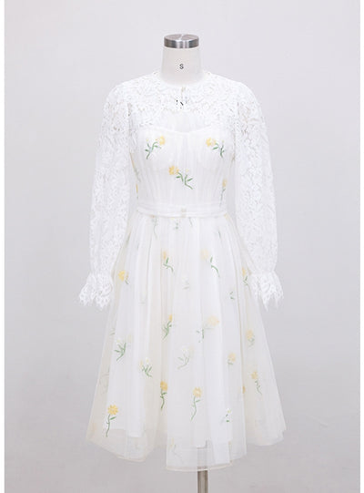 Round Neck Flared Sleeve Lace Sling Dress