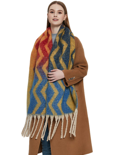 Jacquard Coarse Tassel Gradient Wavy Scarf
