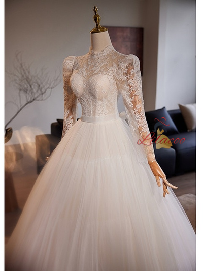 White Long Sleeve Tulle Lace Wedding Dress