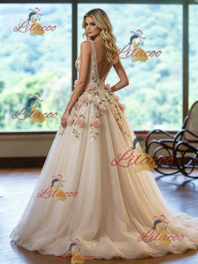 Ivory Tulle V-neck Appliques Wedding Dress