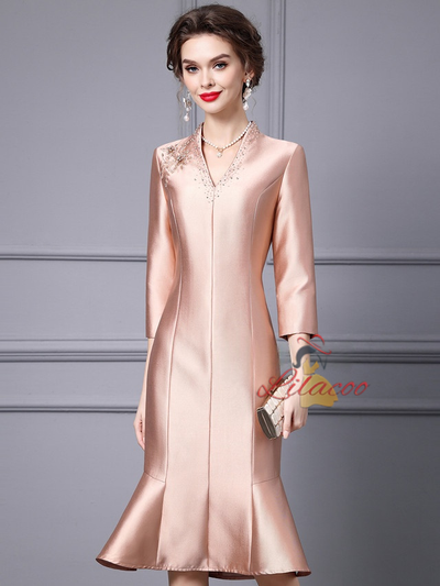 Champagne Satin V-neck Mother Of The Bride Dress