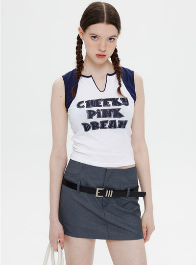 Short Letter Printed V-neck Sleeveless Top