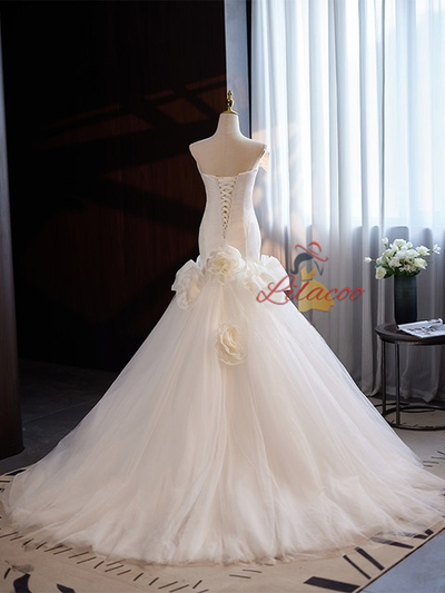 White Tulle Flower Wedding Dress
