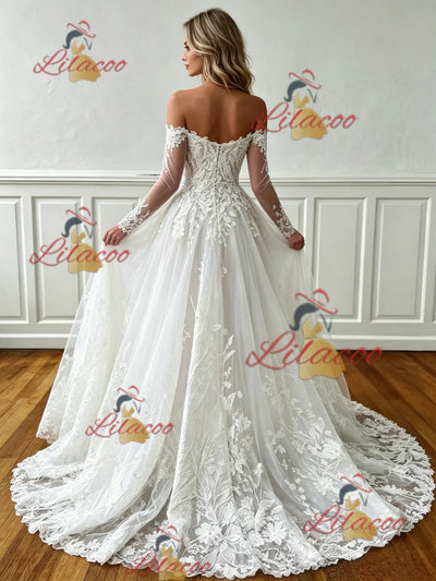 White Tulle Appliques Long Sleeve Wedding Dress