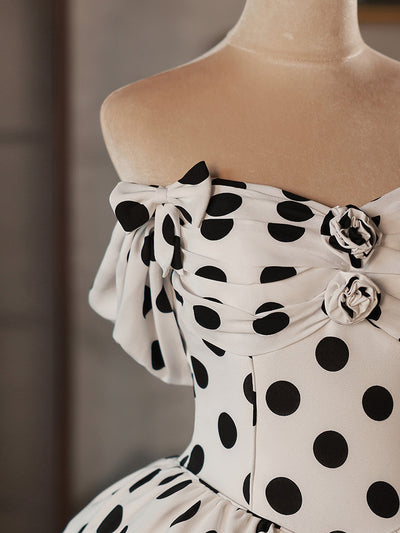 White Satin Wave Point Pleats Wedding Dress