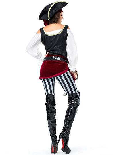 Female Pirate Role-playing Cosplay