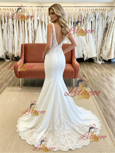White Mermaid V-neck Appliques Wedding Dress