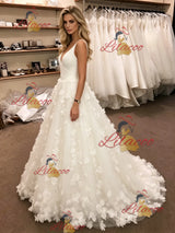 White Tulle V-neck Flower Wedding Dress