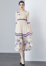 Printed Round Neck Pleated Dress