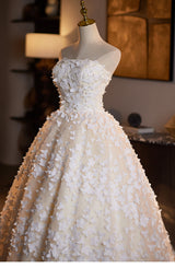 Ivory Tulle Strapless 3D Flower Wedding Dress