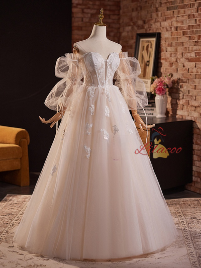 White Tulle Lace Long Sleeve Appliques Wedding Dress