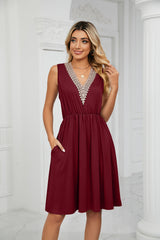 Solid Color V-neck Stitching Sleeveless Pocket Dress