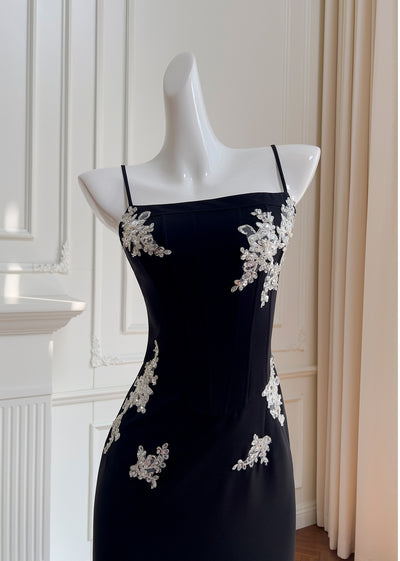 Black Straps Appliques Beading Prom Dress