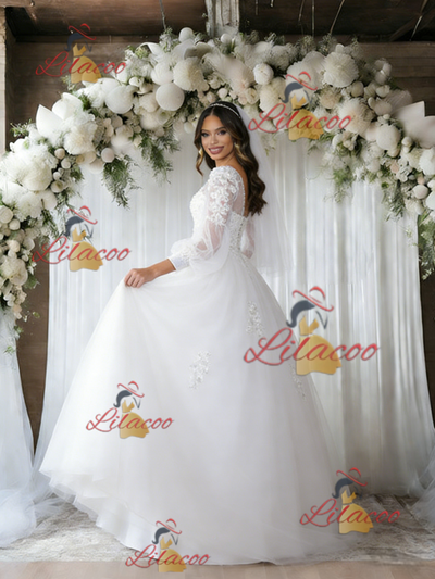 White Tulle 3/4 Sleeve Appliques Wedding Dress