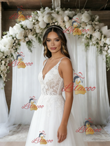 White Tulle Lace Spaghetti Straps Wedding Dress