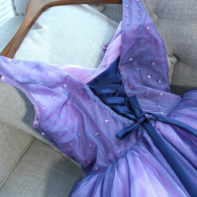 Purple V-neck Tulle Beading Appliques Homecoming Dress