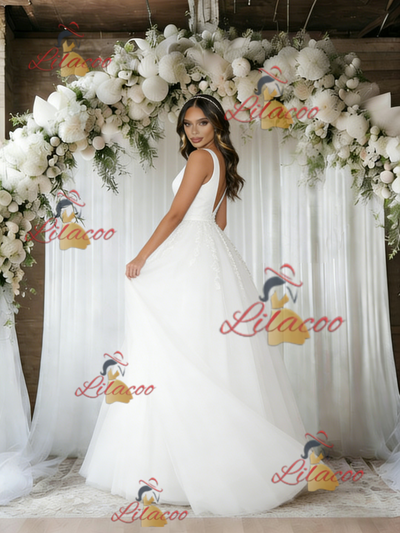 White Tulle V-neck Backless Wedding Dress