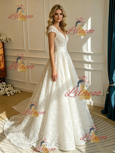 White V-neck Lace Wedding Dress